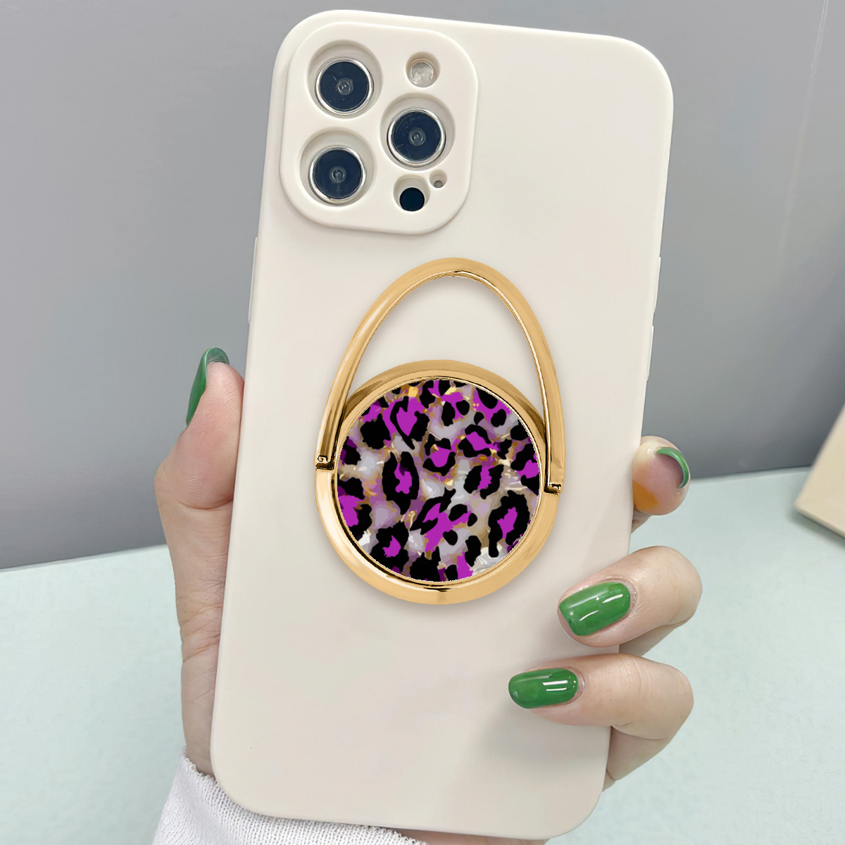 حامل دائري للهاتف الخلوي من المعدن نمط جلد النمر وردي - الصورة 3